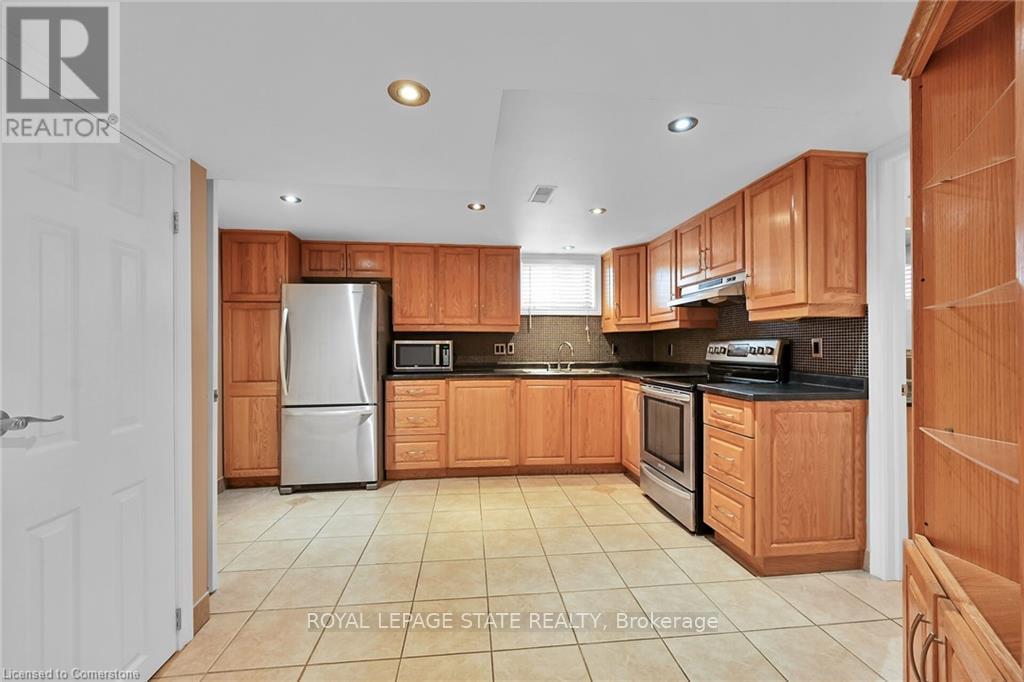 B - 221 Gray Road, Hamilton, Ontario  L8E 1T9 - Photo 9 - X12112325