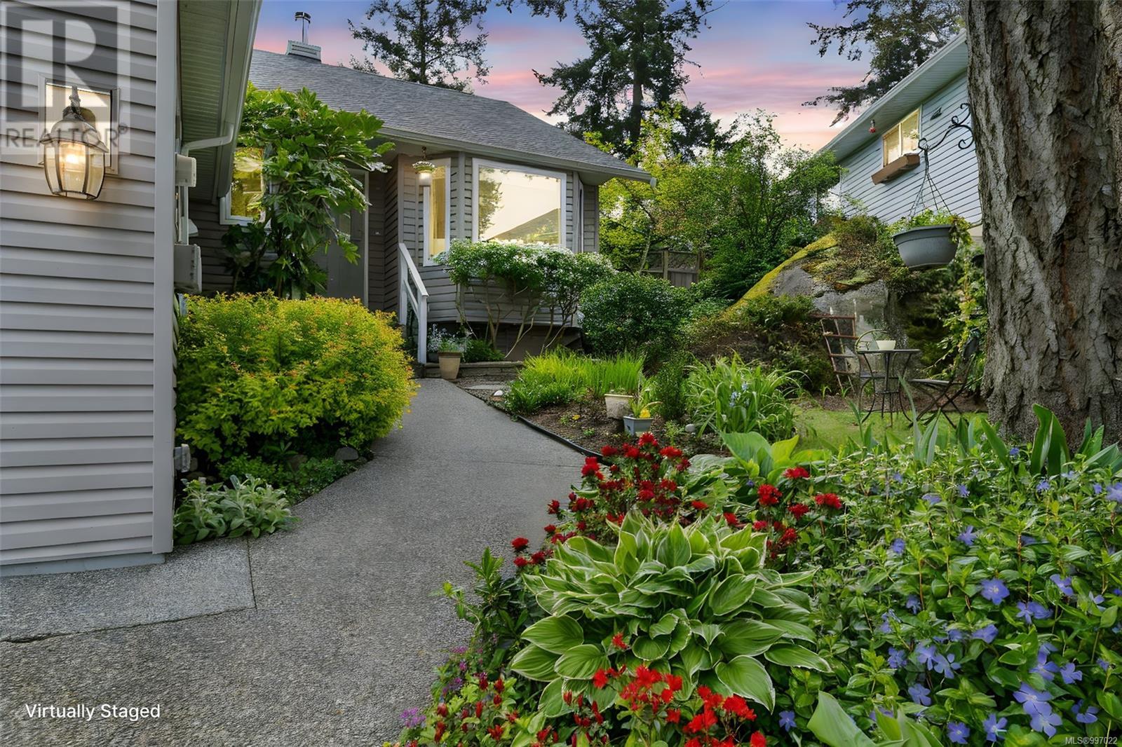Property at 317 Gull Rd image 3