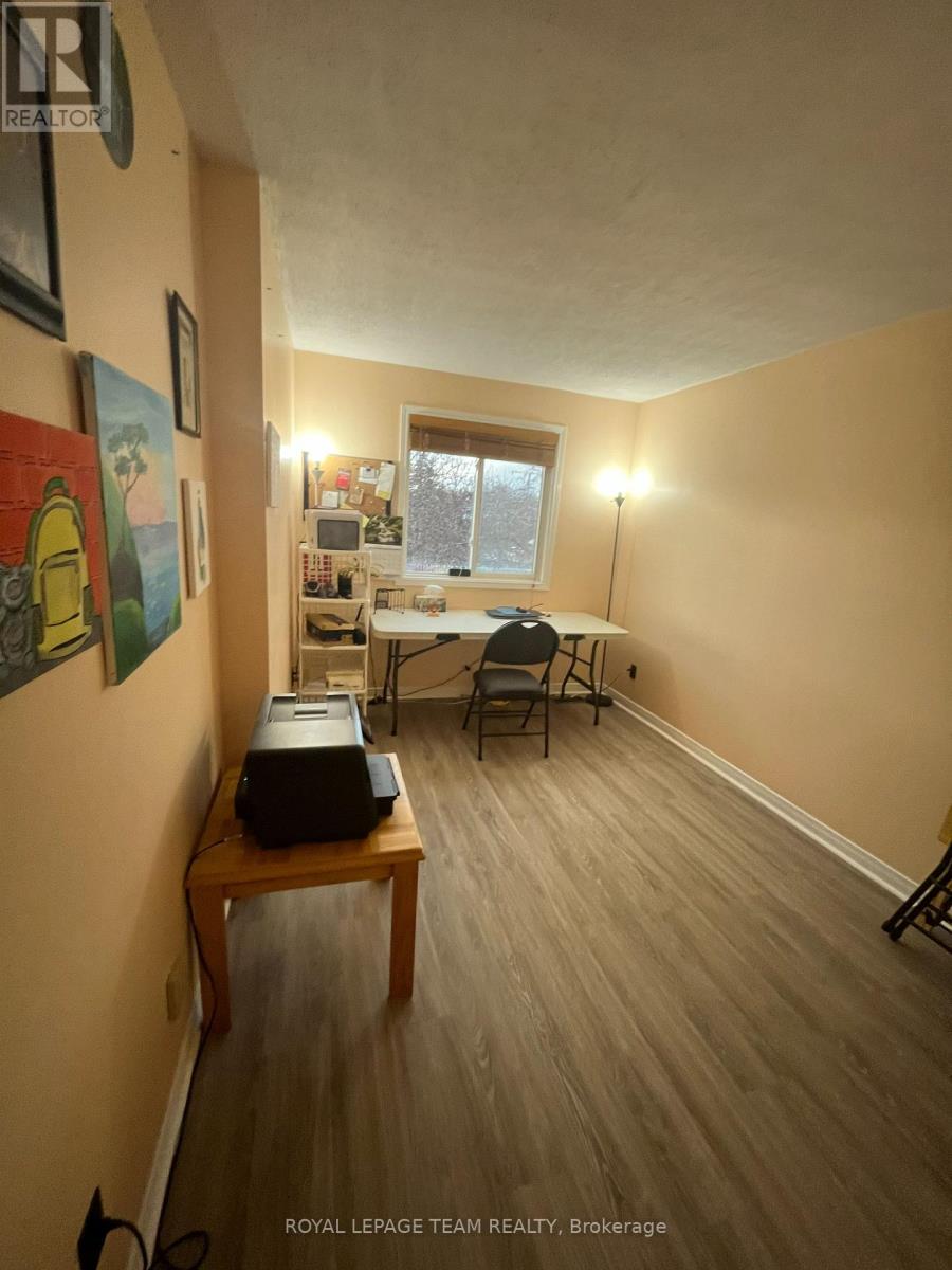 61 Mcgibbon Drive S, Ottawa, Ontario  K2L 4A6 - Photo 13 - X12100416