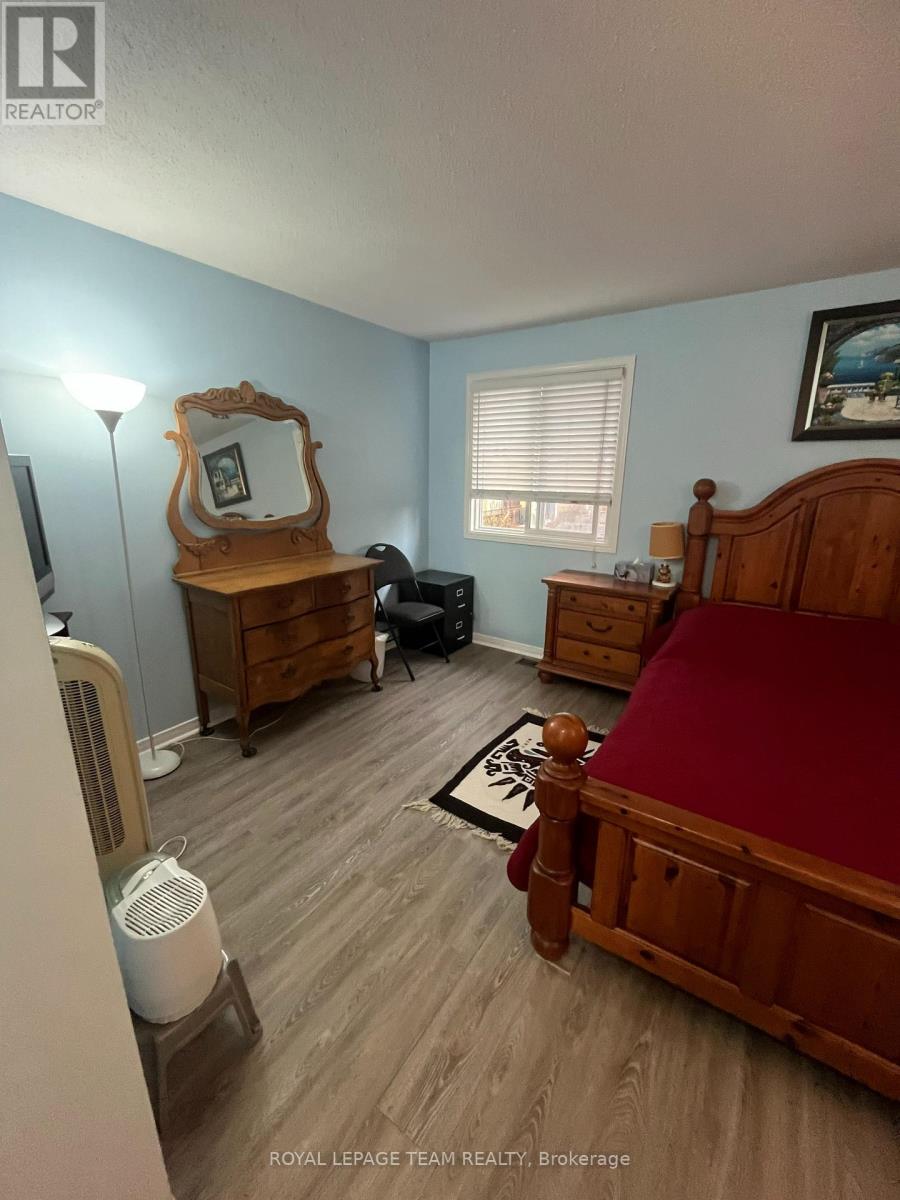 61 Mcgibbon Drive S, Ottawa, Ontario  K2L 4A6 - Photo 14 - X12100416