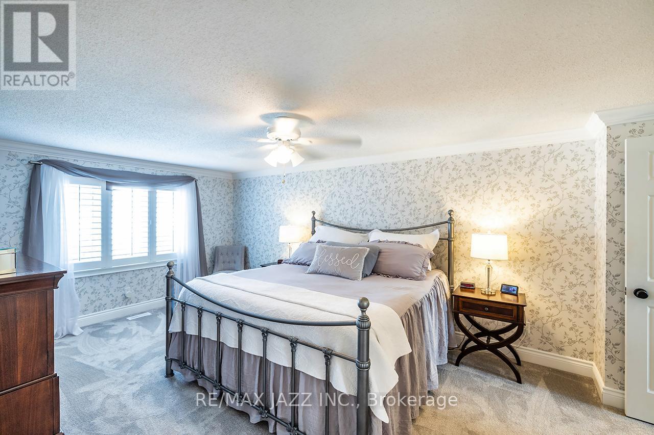 18 Chipperfield Crescent, Whitby, Ontario  L1R 1P1 - Photo 20 - E12112520