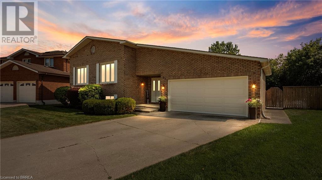 Property at 77 LUDLOW Crescent image 2