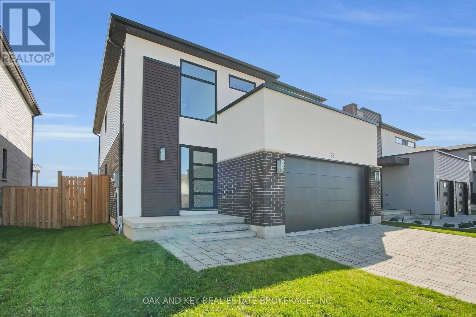 Property at 25 ALEXANDER CIRCLE image 2