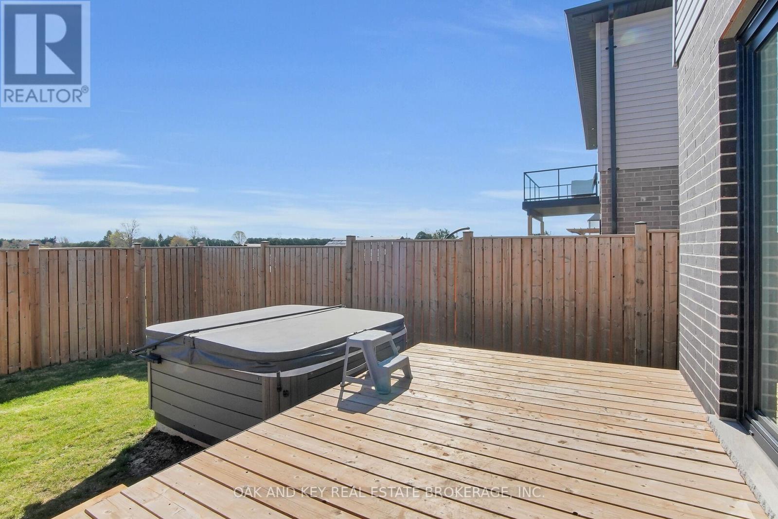 25 Alexander Circle, Strathroy Caradoc (Se), Ontario  N7G 0B4 - Photo 28 - X12112452