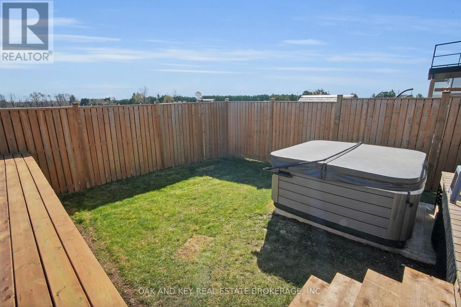 25 Alexander Circle, Strathroy Caradoc (Se), Ontario  N7G 0B4 - Photo 31 - X12112452