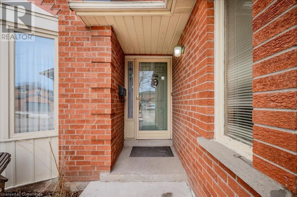 3235 Wentworth Street, Burlington, Ontario  L7M 2N1 - Photo 4 - 40722372
