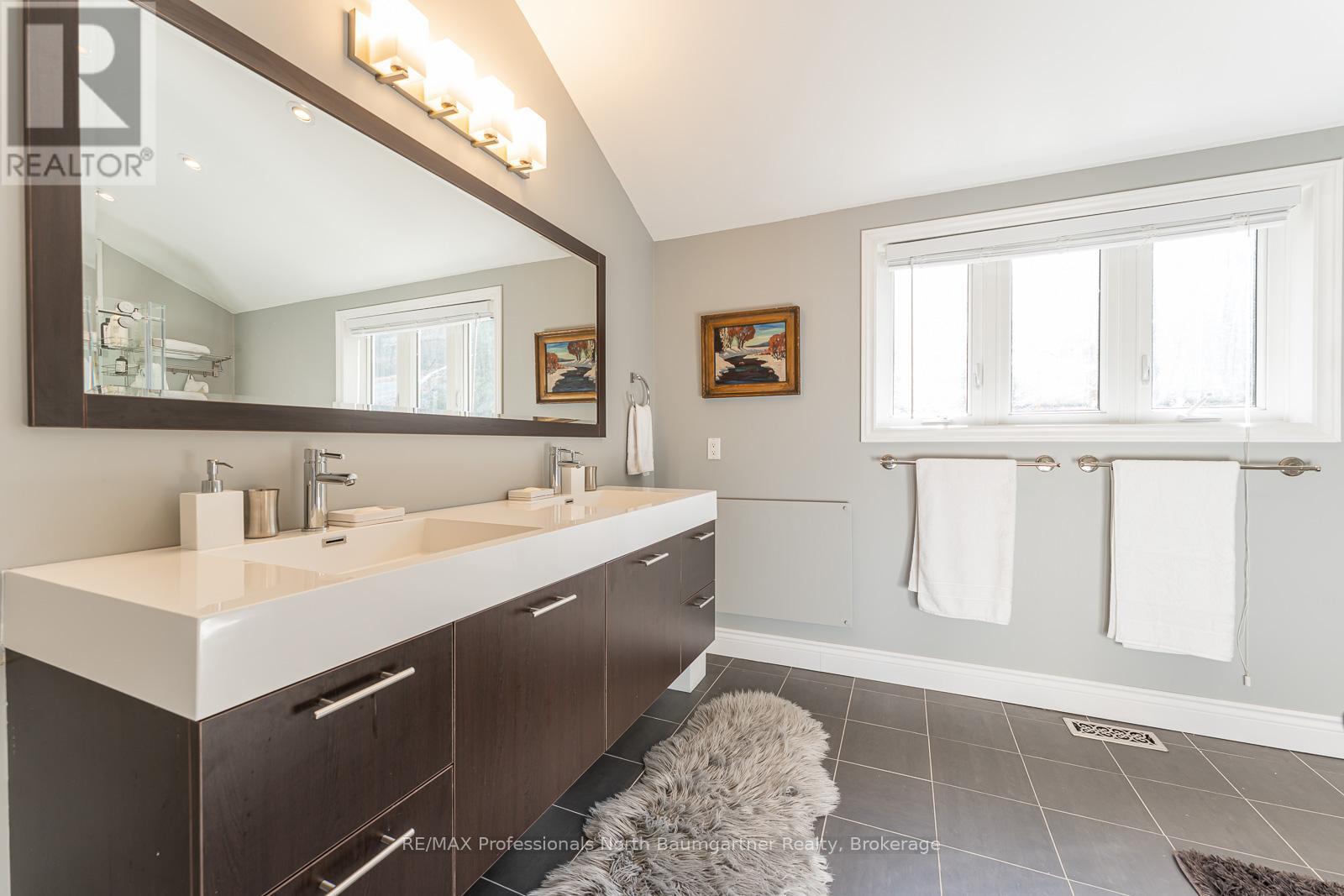 1107 Pine Point Road, Dysart Et Al, Ontario  K0M 1S0 - Photo 26 - X12110017