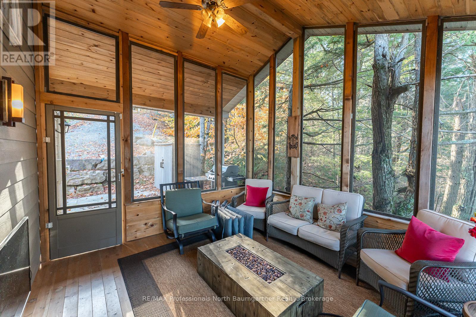 1107 Pine Point Road, Dysart Et Al, Ontario  K0M 1S0 - Photo 44 - X12110017