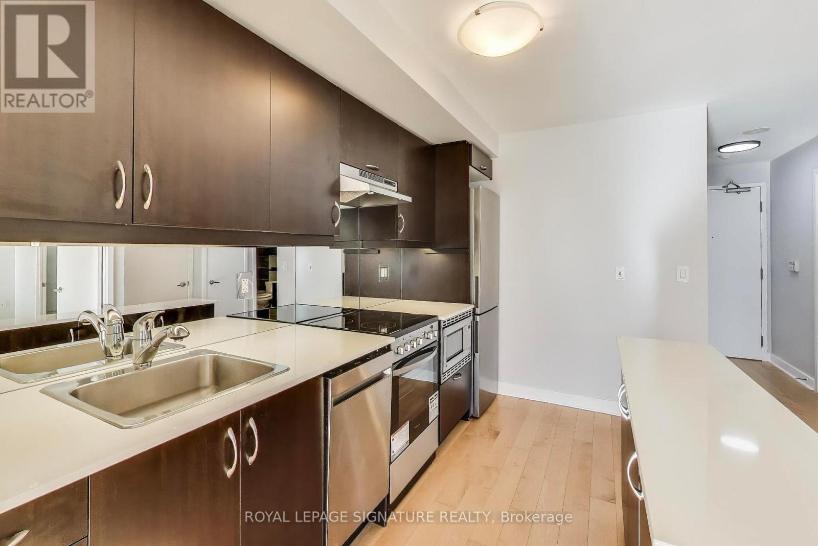 911 - 320 Richmond Street E, Toronto, Ontario  M5A 4S7 - Photo 5 - C12109562