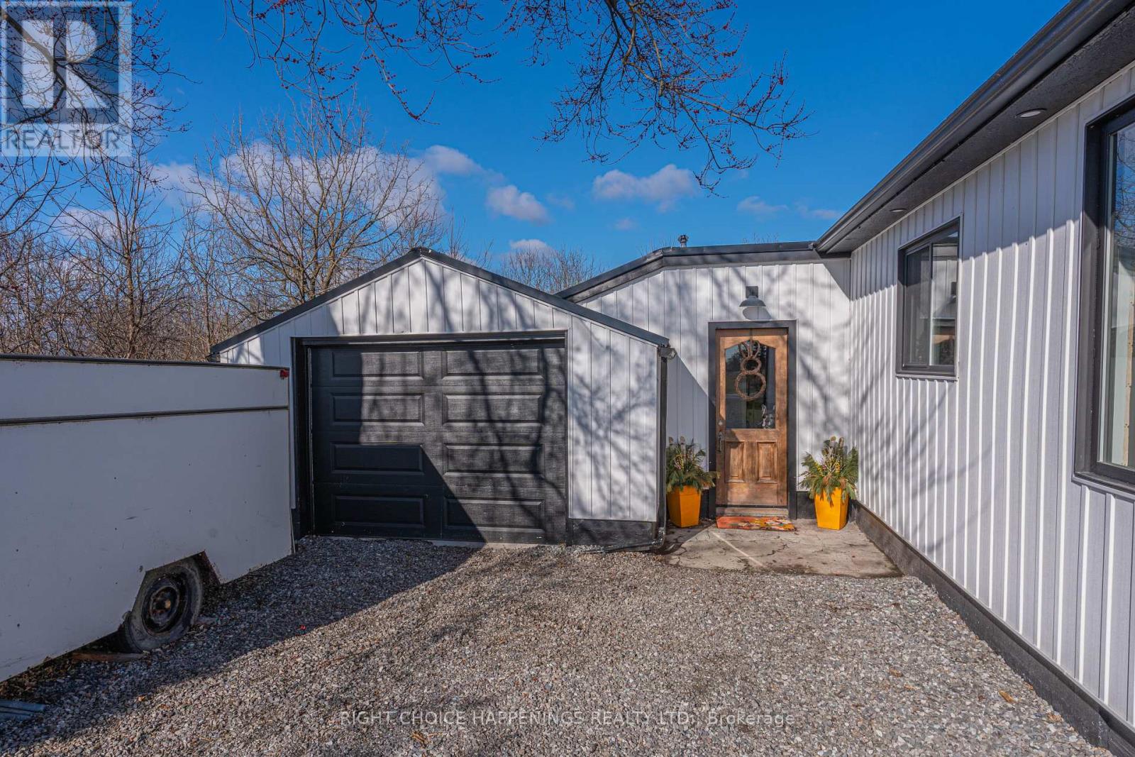 Property at 1368 LORRAINE ROAD image 3