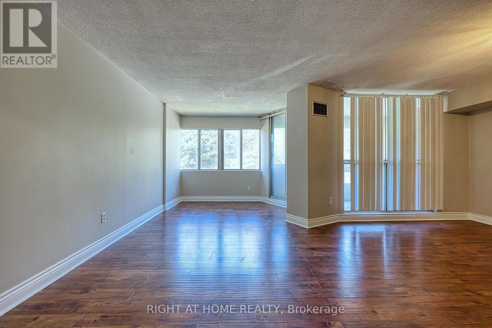 205 - 1580 Mississauga Valley, Mississauga, Ontario  L5A 3T8 - Photo 11 - W12110600