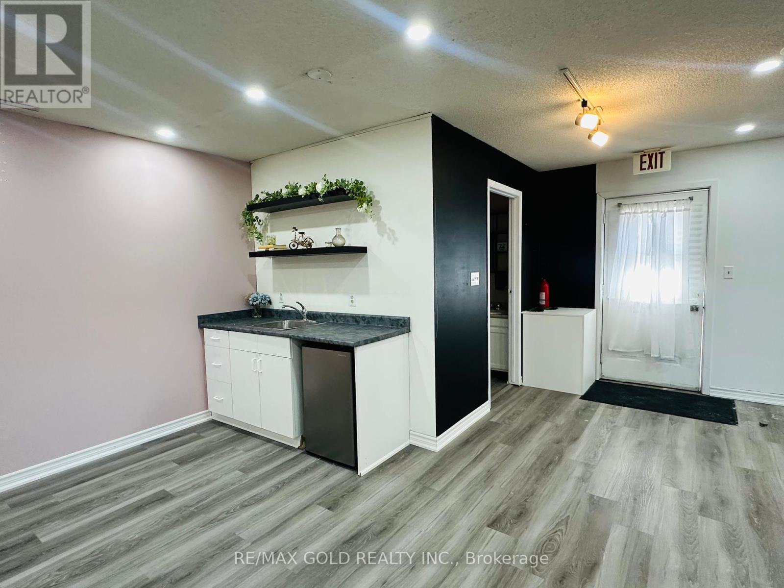 2b - 43 Main Street S, Milton, Ontario  L0P 1B0 - Photo 3 - W12111159