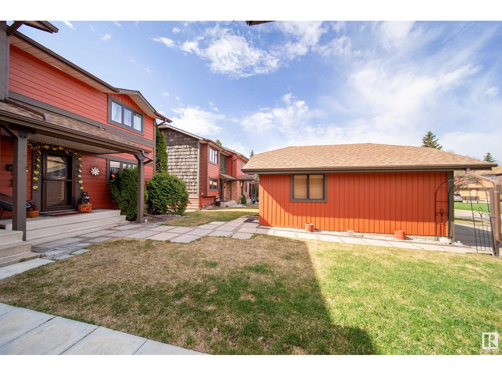 Property at 58 LACOMBE PT image 2