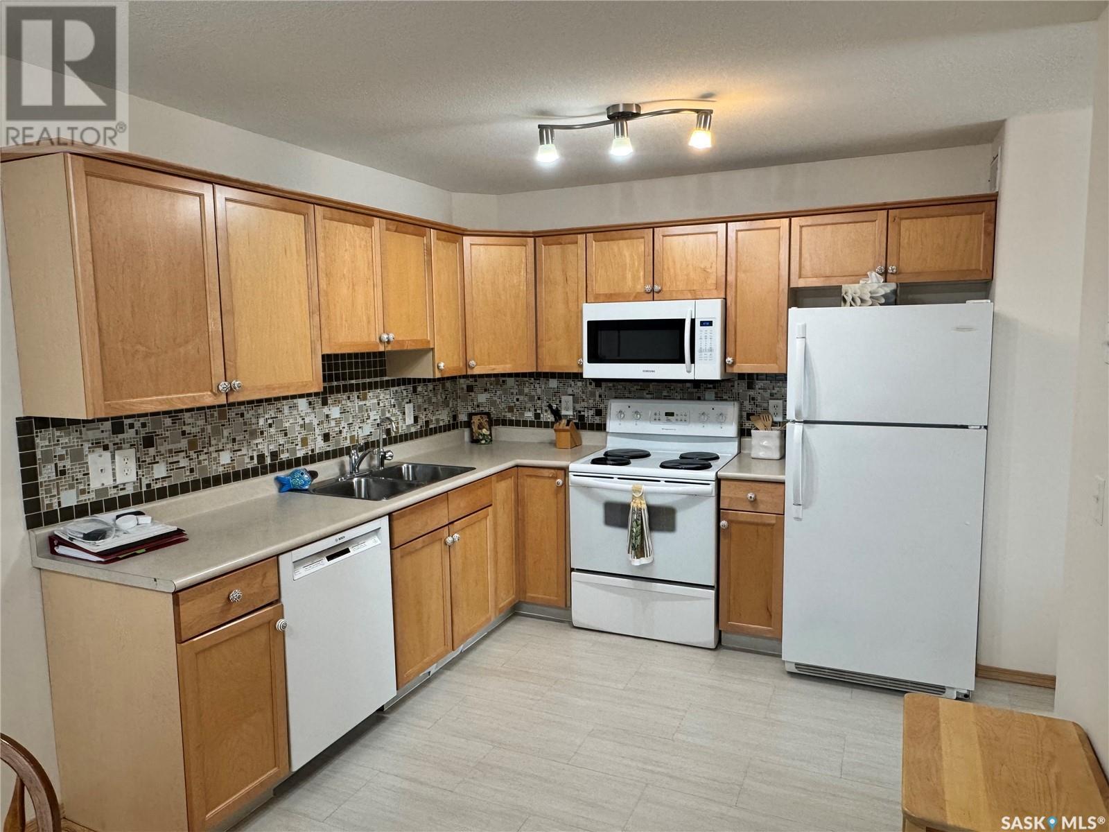 Property at 2229 Treetop LANE image 3