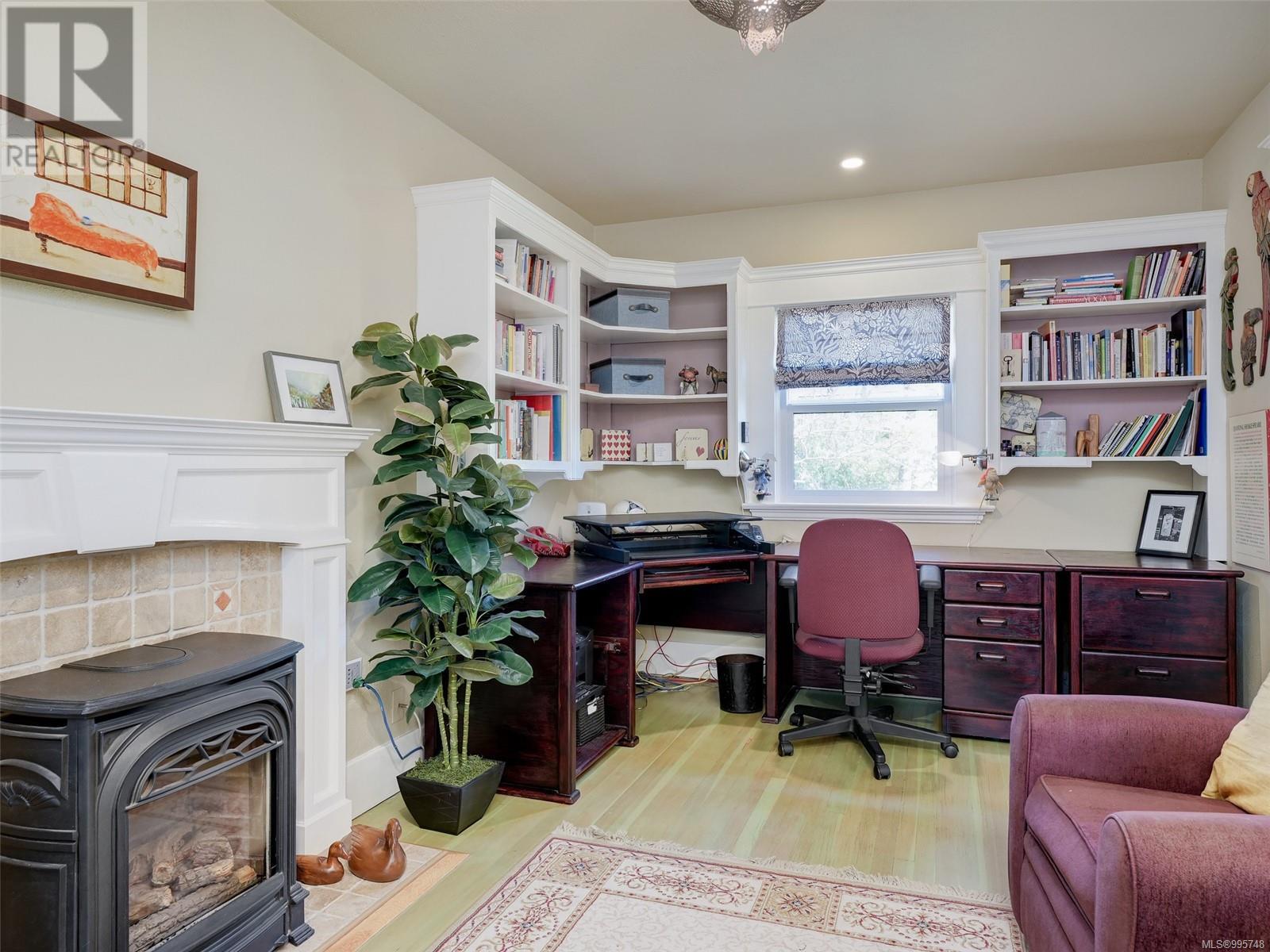 Property at 1580 Wilmot Pl image 2