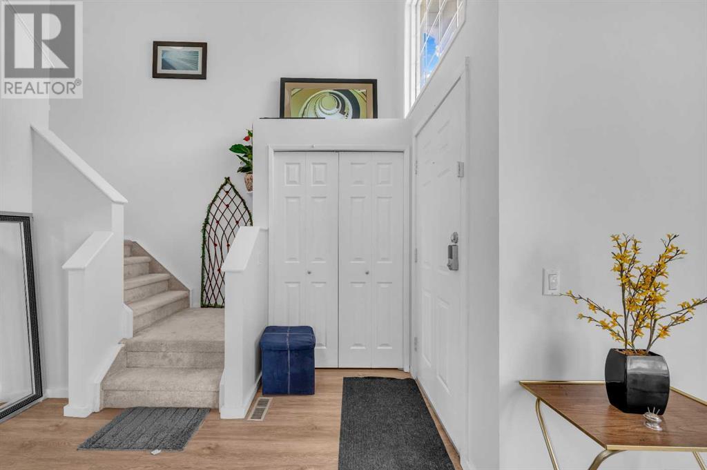 Property at 369 Martinwood Place NE image 3