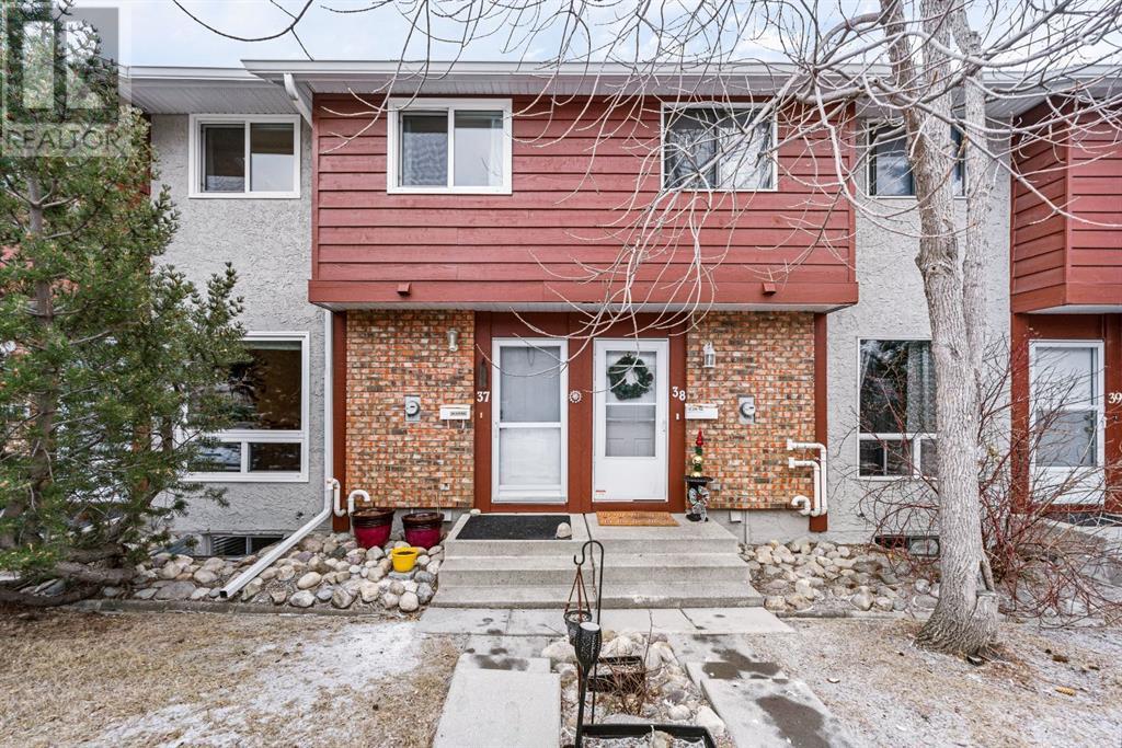 Property at 37, 6915 Ranchview Drive NW image 2