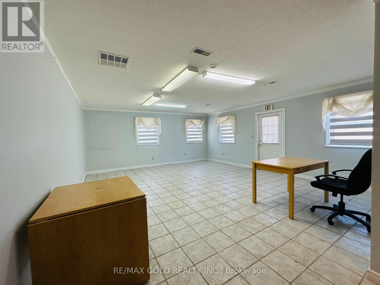 2a - 43 Main Street S, Milton, Ontario  L0P 1B0 - Photo 2 - W12111243