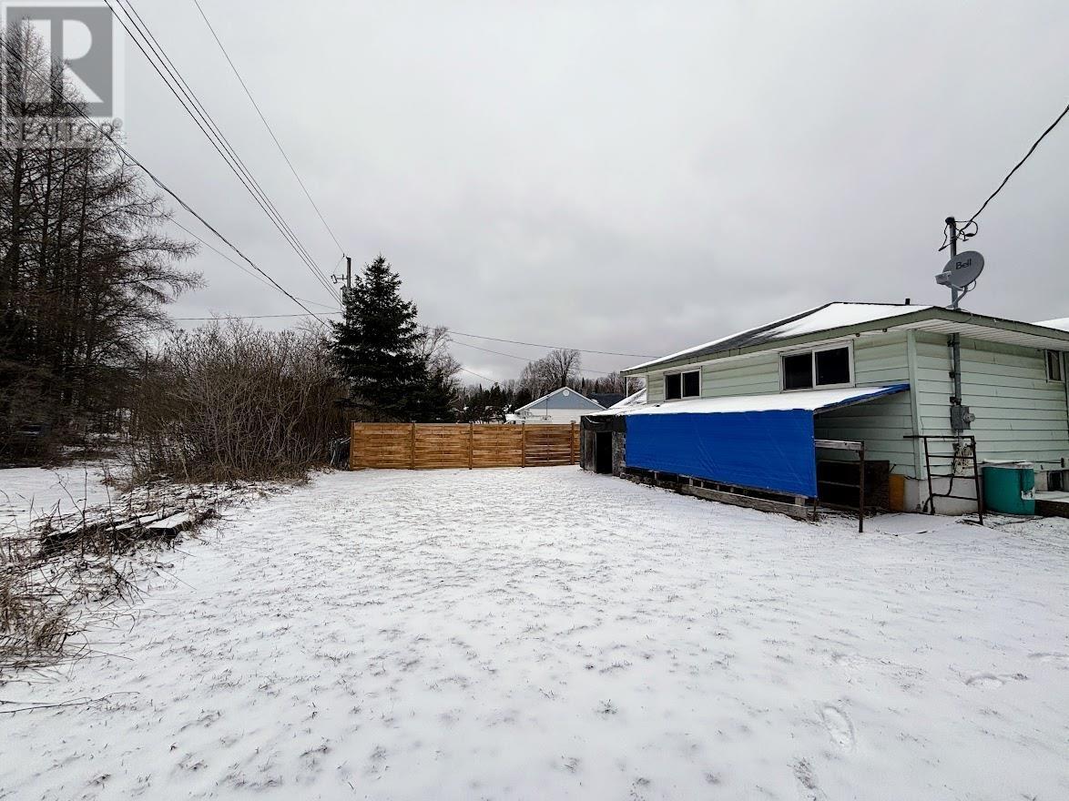 68 Neebig Ave, Manitouwadge, Ontario  P0T 2C0 - Photo 40 - TB250917