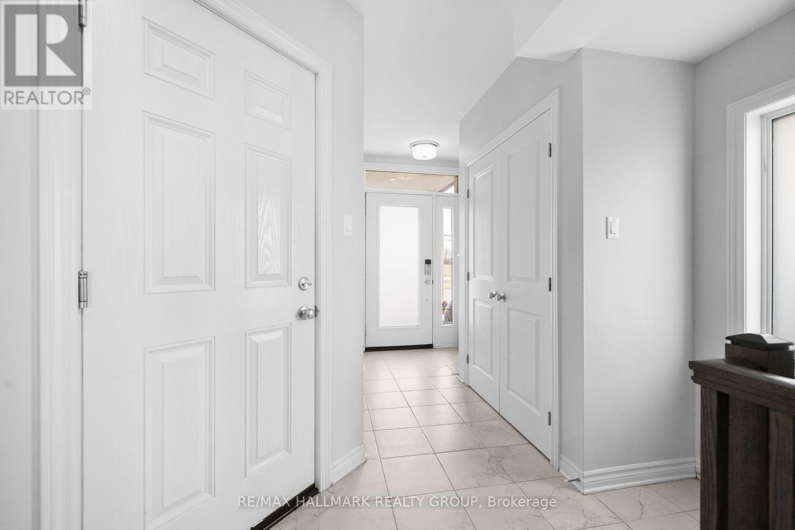 149 Angelonia Crescent, Ottawa, Ontario  K1T 0Y5 - Photo 3 - X12112390