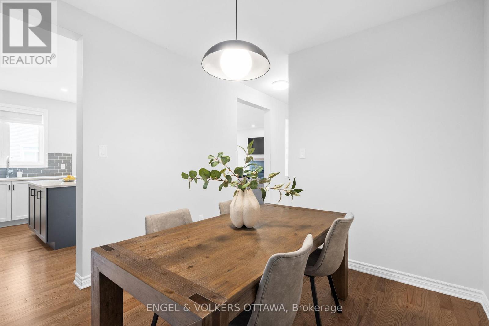 329 Finial Way, Ottawa, Ontario  K2J 6V9 - Photo 10 - X12112490