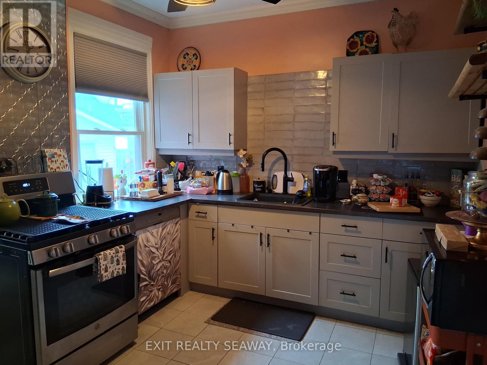 72 John Street, Brockville, Ontario  K6V 5A9 - Photo 11 - X12112461