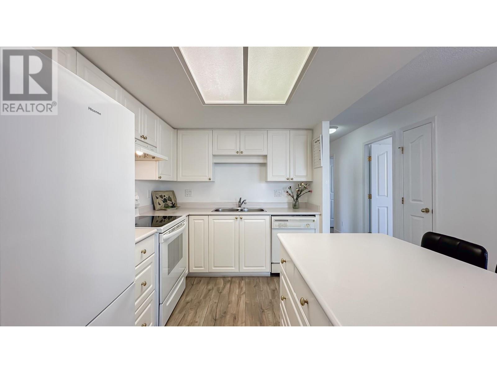 1302 739 Princess St Boulevard, New Westminster, British Columbia  V3M 6V6 - Photo 10 - R2996193