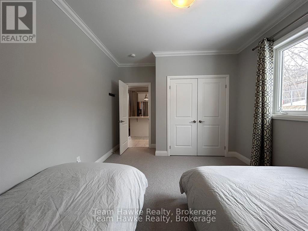 152 Bishop Drive, Barrie, Ontario  L4N 6X8 - Photo 13 - S12112482