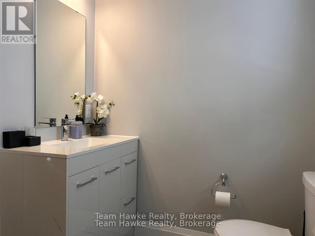 152 Bishop Drive, Barrie, Ontario L4N 6X8 - Photo 16 - S12112482