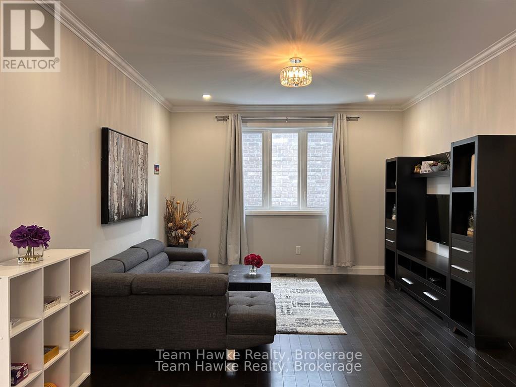152 Bishop Drive, Barrie, Ontario  L4N 6X8 - Photo 9 - S12112482