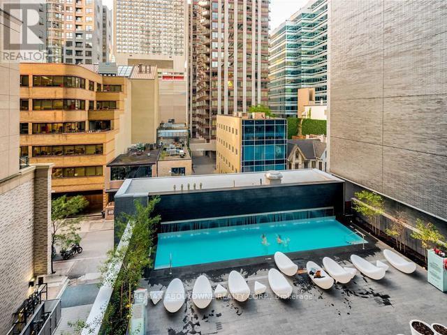 2201 - 42 Charles Street E, Toronto, Ontario  M4Y 0B7 - Photo 3 - C12112374