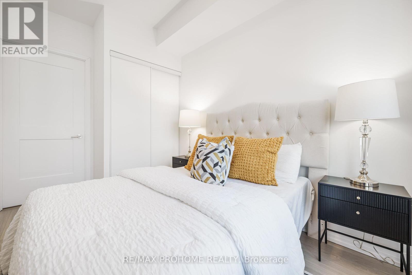 2312 - 50 Dunfield Avenue, Toronto, Ontario  M4S 0E4 - Photo 20 - C12112492
