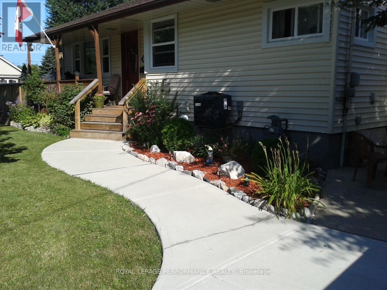 Property at 1125 ROCKINGHAM AVENUE image 4