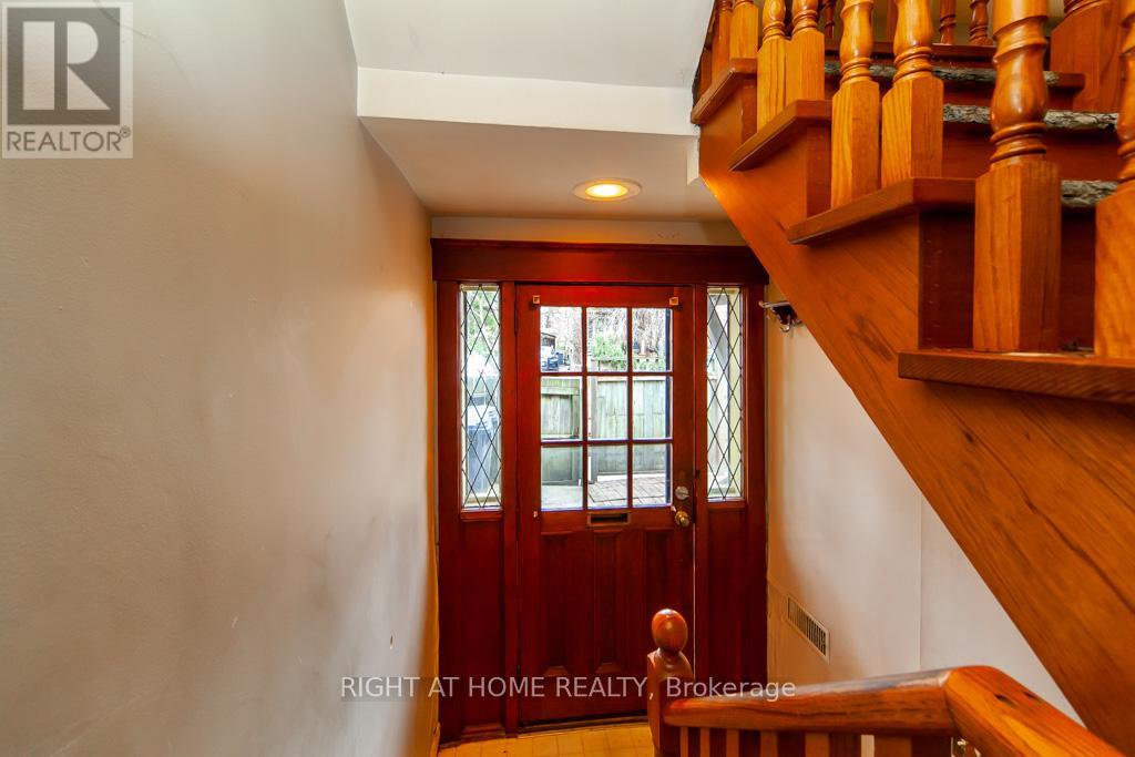 209 Brookside Drive, Toronto, Ontario  M4E 2M7 - Photo 24 - E12112463