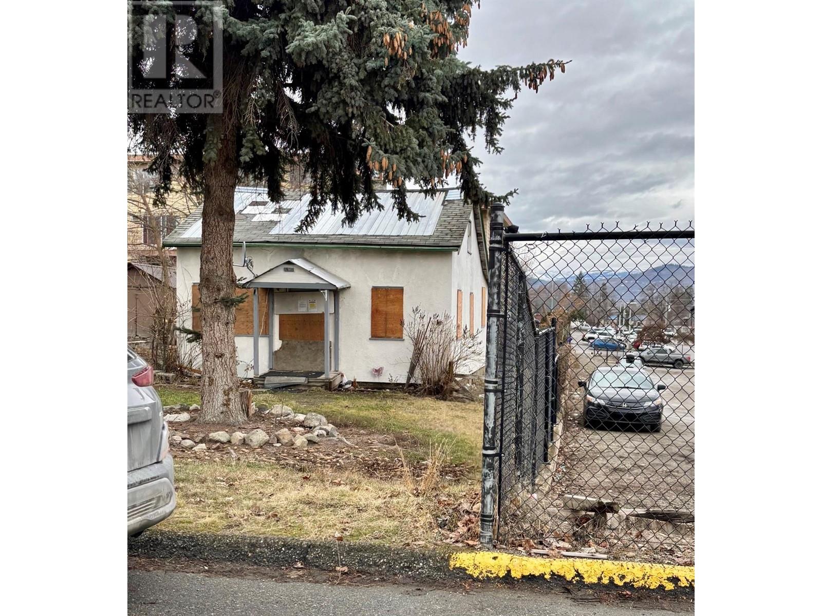 Property at 1904 31 Street image 5