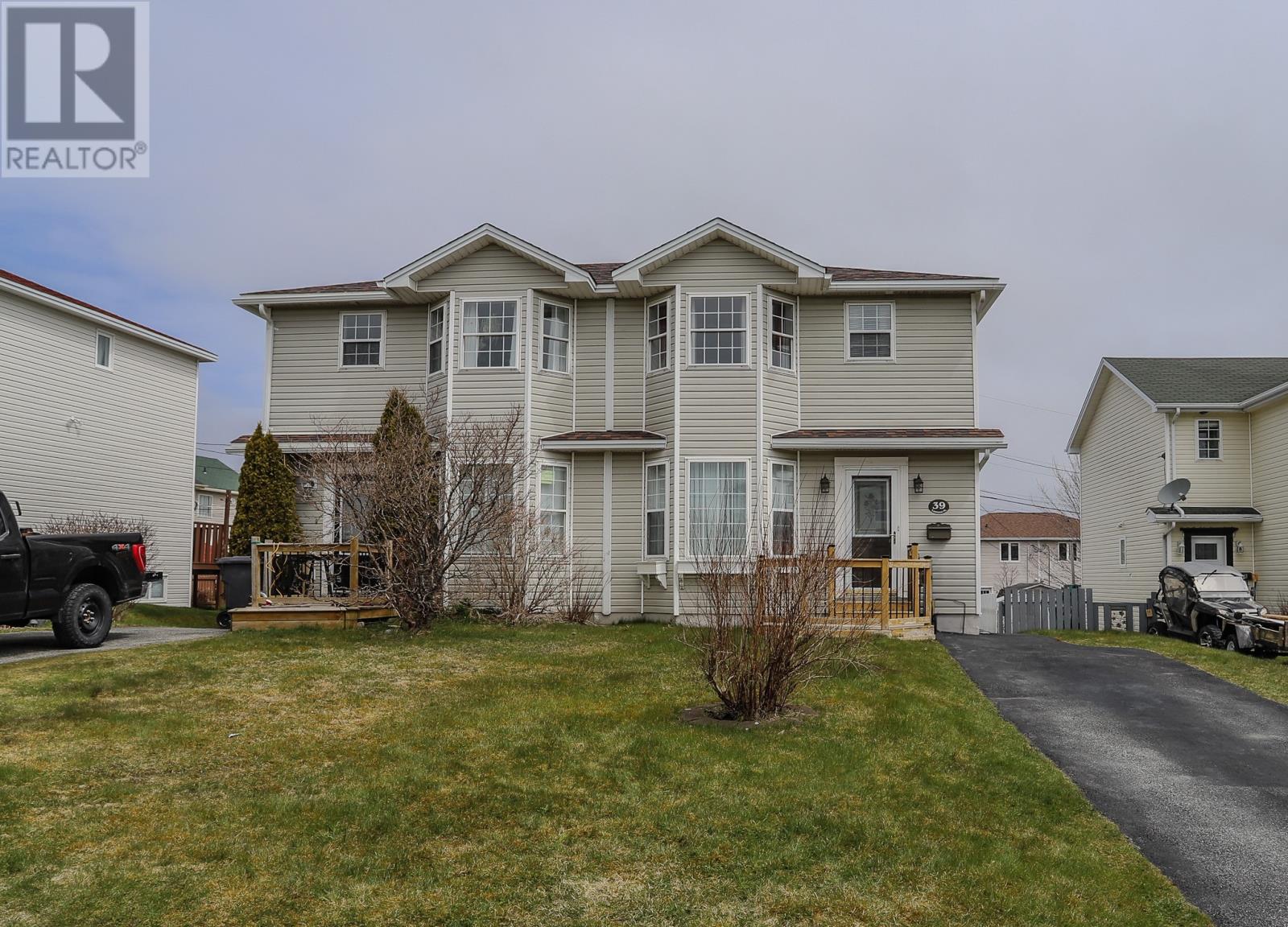 Property at 39 Laumann Place image 2