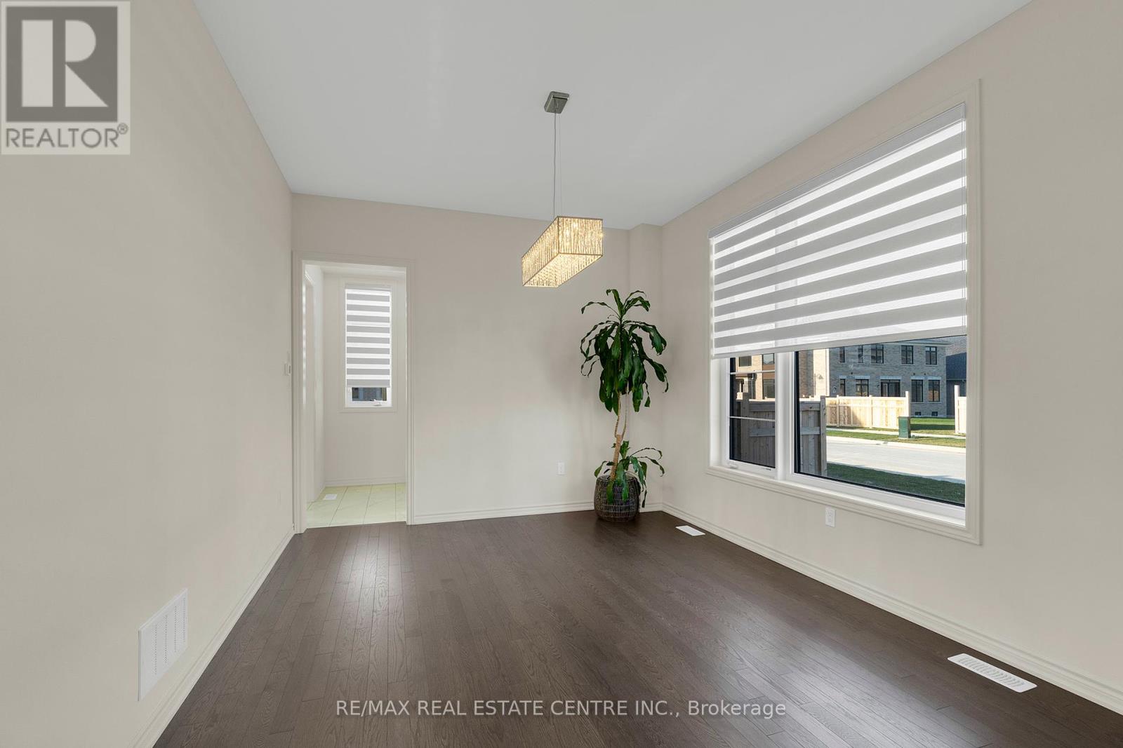 20 Magnolia Avenue, Adjala-Tosorontio, Ontario  L0G 1W0 - Photo 11 - N12112371
