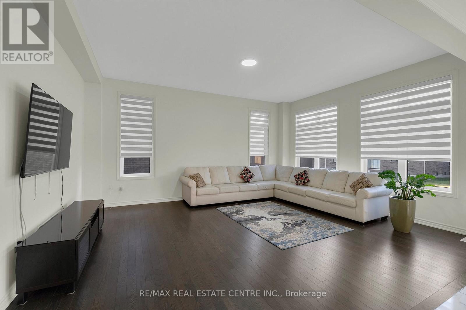 20 Magnolia Avenue, Adjala-Tosorontio, Ontario  L0G 1W0 - Photo 12 - N12112371