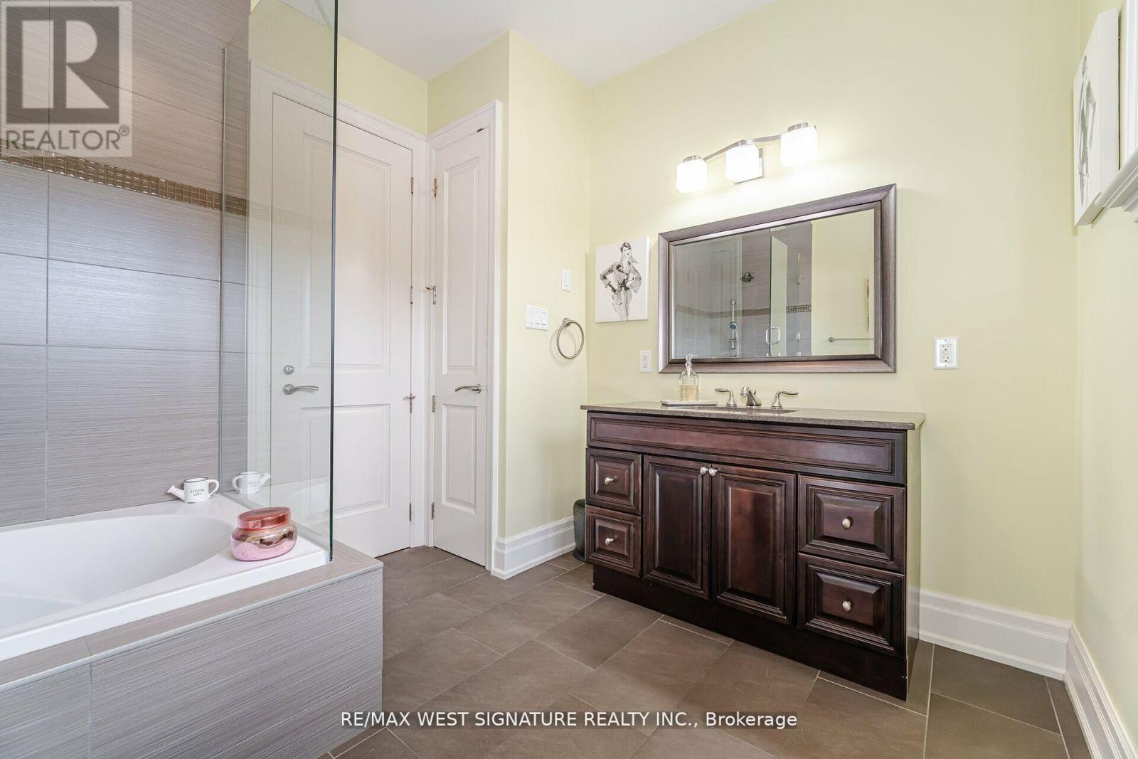 12 Gosling Road, Vaughan, Ontario  L6A 1E2 - Photo 26 - N12112432