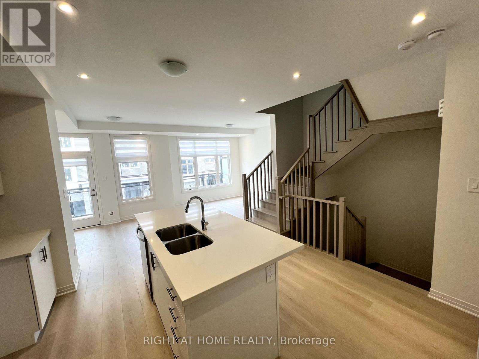 33 Brandon Crescent, New Tecumseth, Ontario  L0G 1W0 - Photo 6 - N12112535