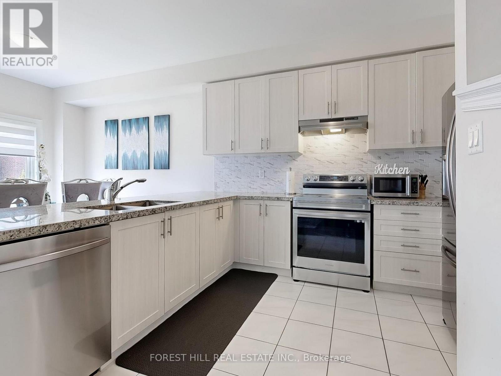 74 Mac Campbell Way N, Bradford West Gwillimbury, Ontario  L3Z 0P6 - Photo 17 - N12112576
