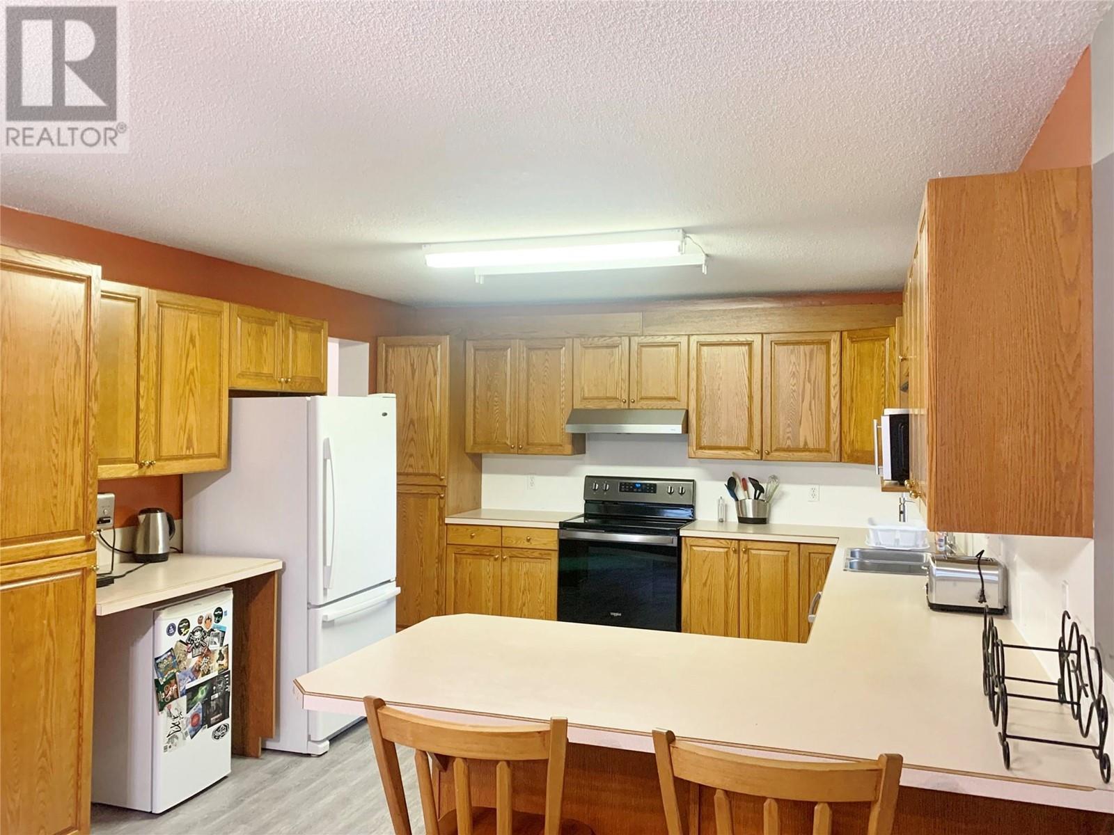 717 Victoria Road, Revelstoke, British Columbia  V0E 2S0 - Photo 10 - 10345498