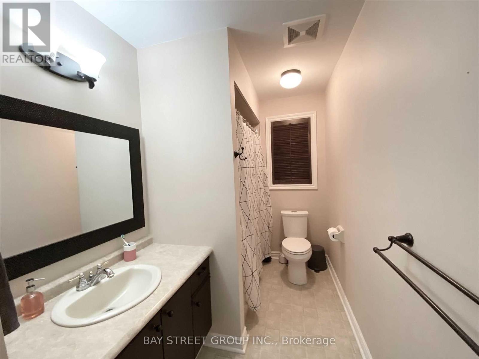 Upper - 86 Browning Trail, Barrie, Ontario  L4N 6J5 - Photo 12 - S12112391