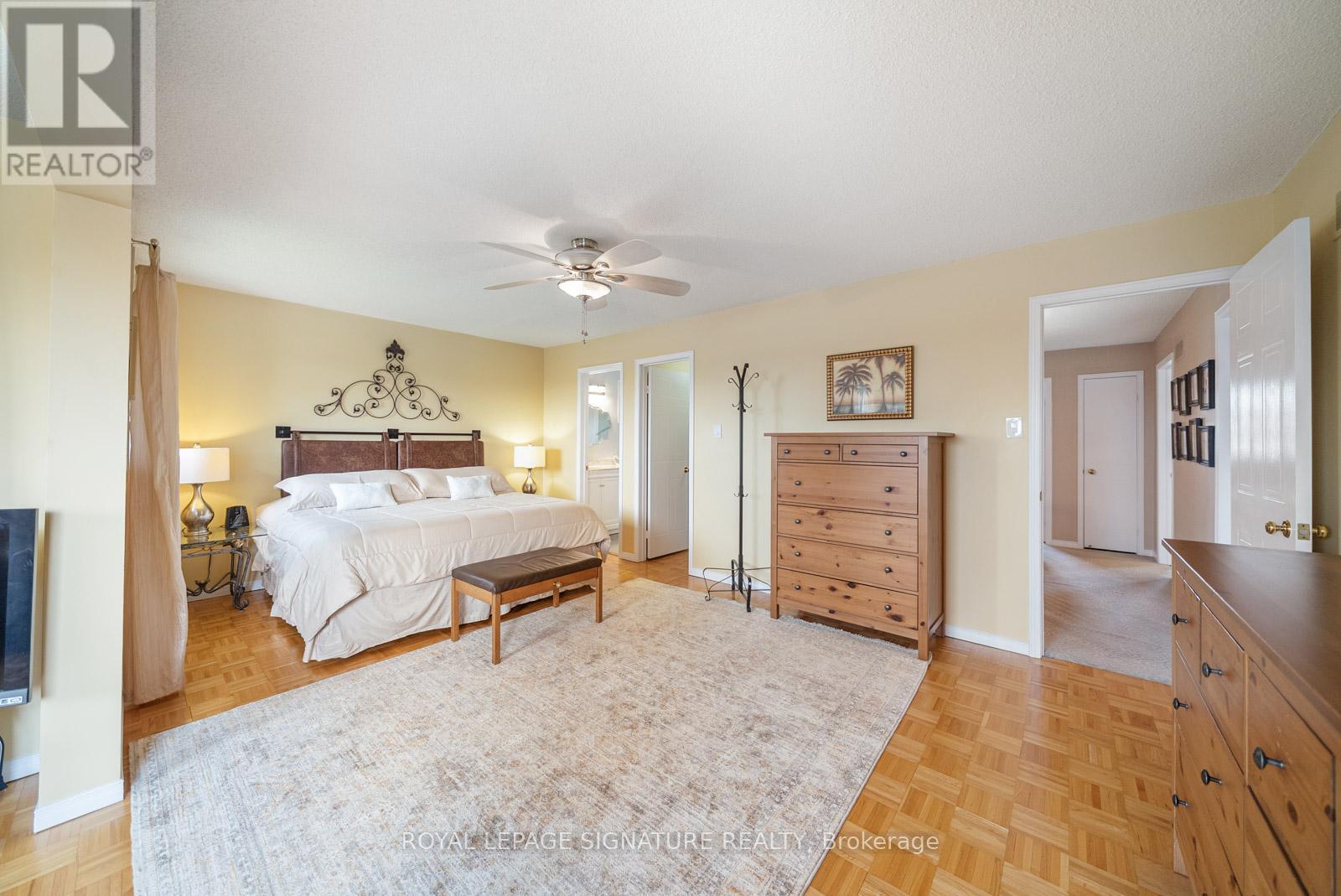 1378 Sweetbirch Court, Mississauga, Ontario  L5C 3R3 - Photo 19 - W12109697