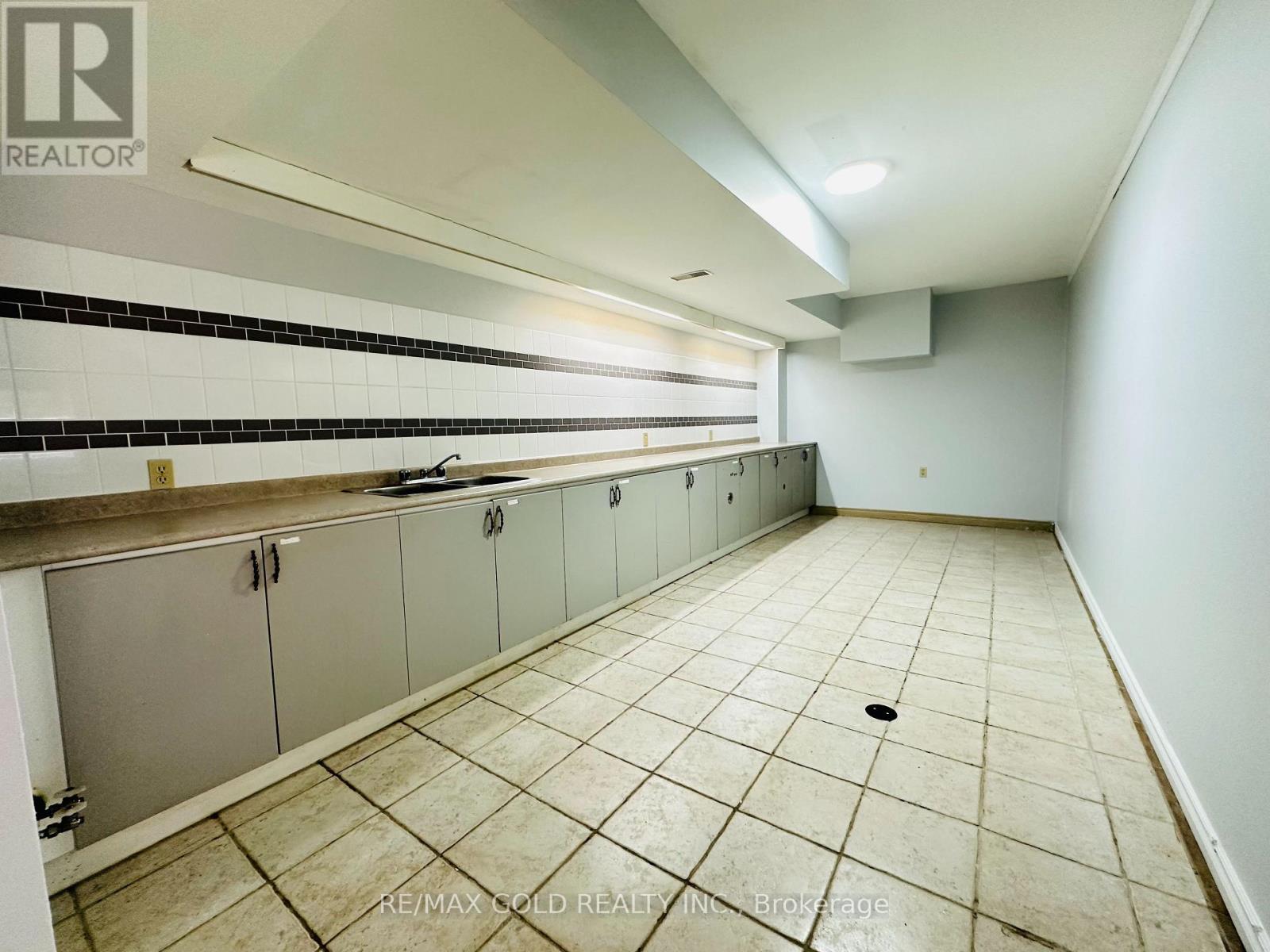 2a - 43 Main Street S, Milton, Ontario  L0P 1B0 - Photo 5 - W12111243