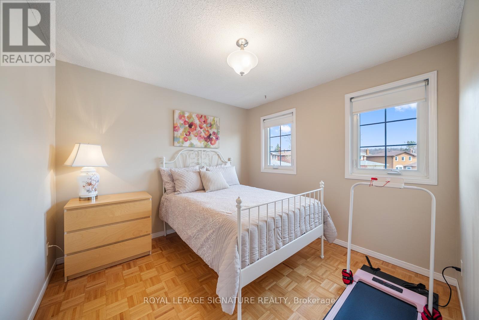 1378 Sweetbirch Court, Mississauga, Ontario  L5C 3R3 - Photo 24 - W12109697