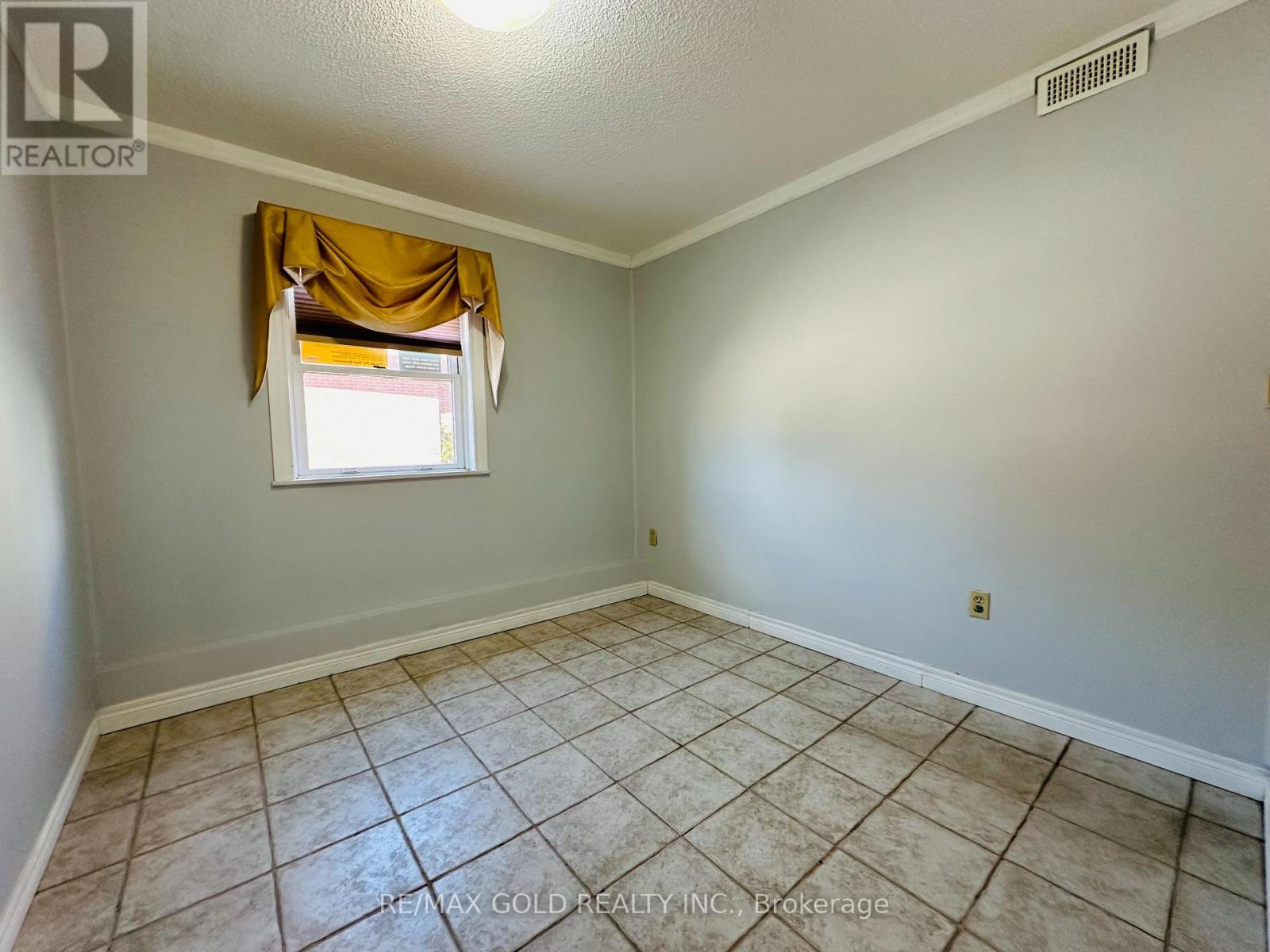 2a - 43 Main Street S, Milton, Ontario  L0P 1B0 - Photo 4 - W12111243