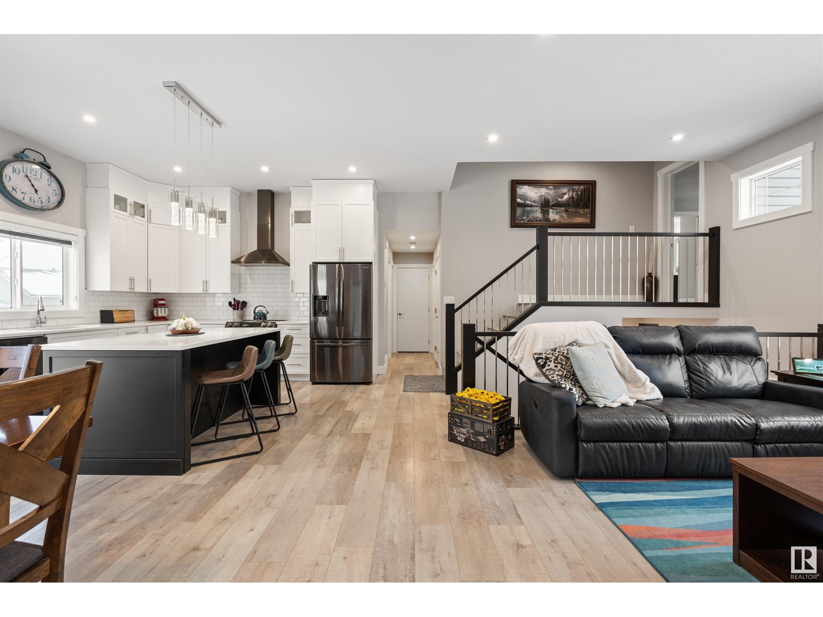 Property at 602 18 ST image 4