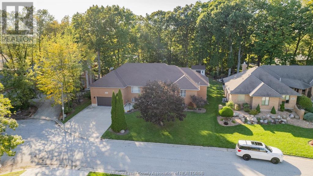 MLS# 25010675: 217 WOODLAND DRIVE, Harrow, Canada