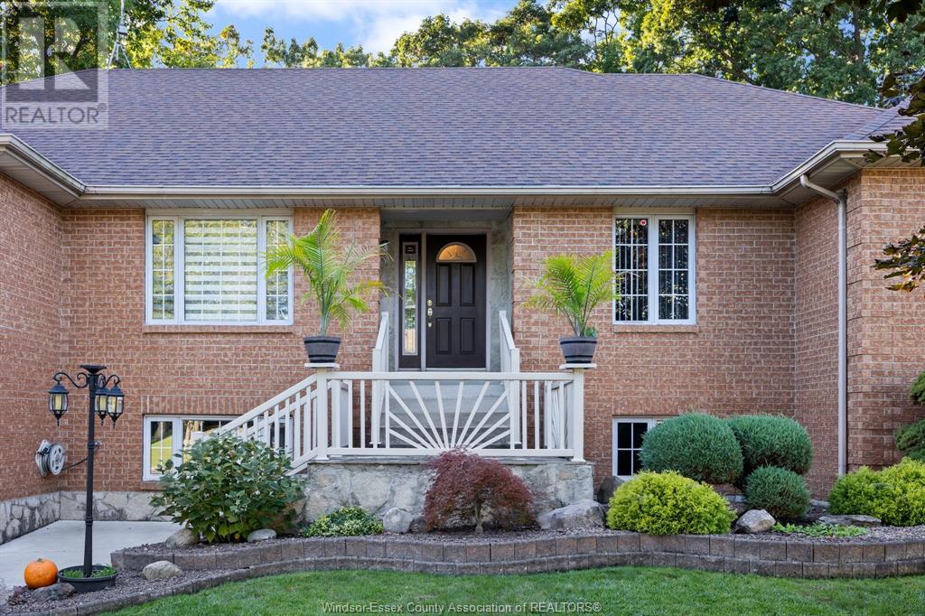 217 Woodland Drive, Harrow, Ontario  N0R 1G0 - Photo 2 - 25010675